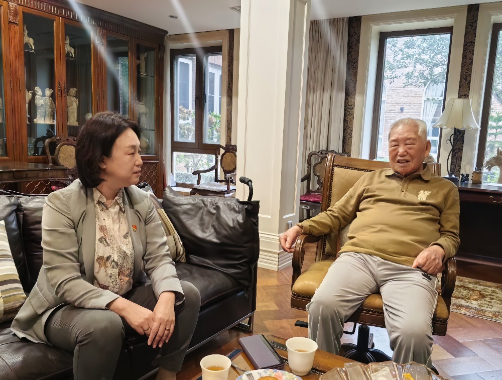 慰问老党员-1.png