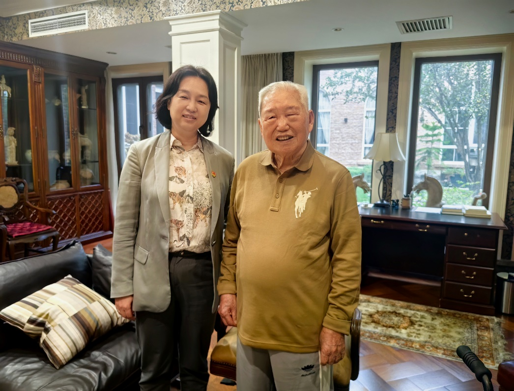 慰问老党员-2.png