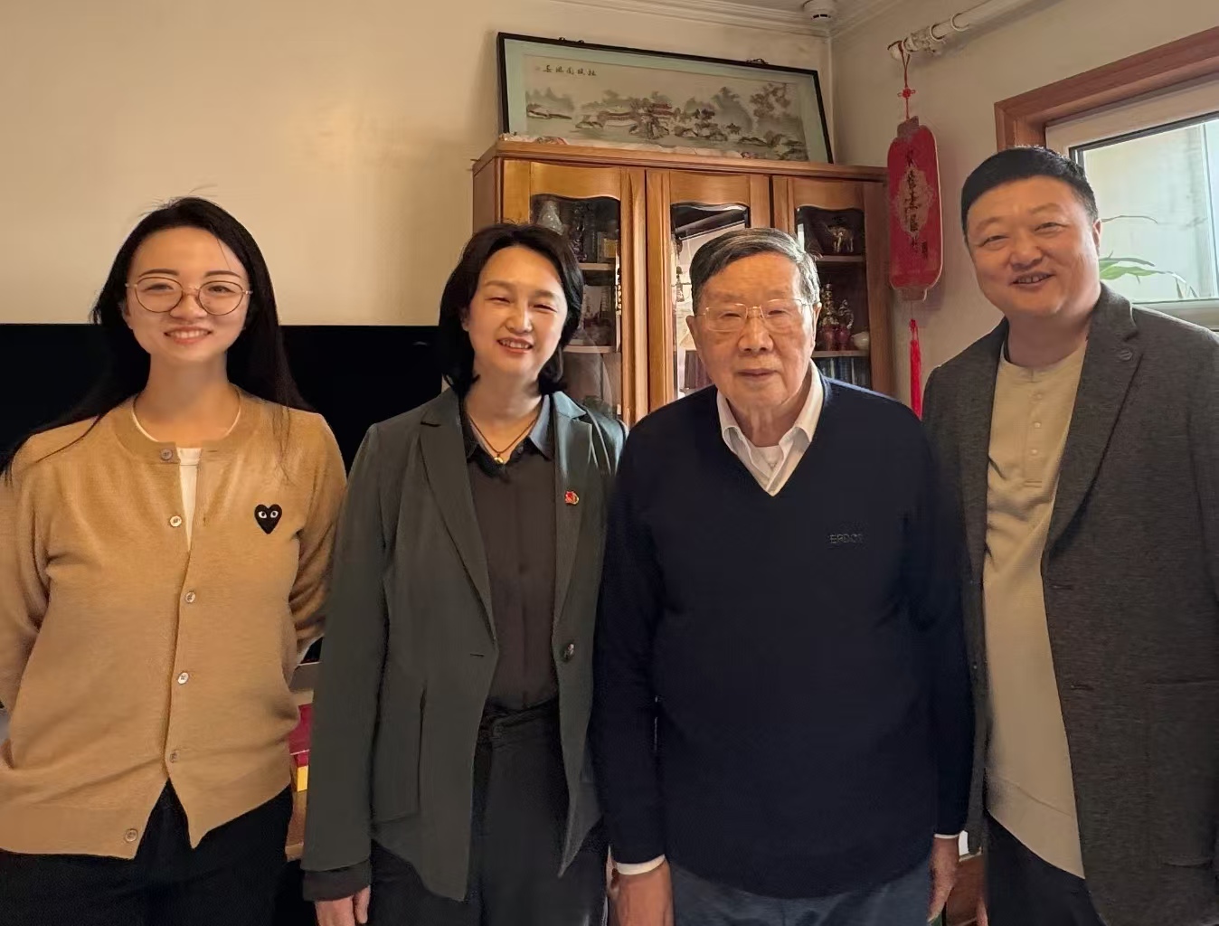 慰问老党员-1.jpg